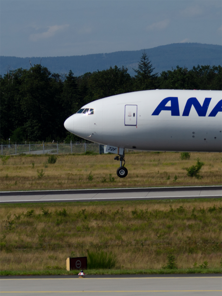 B777_Front.jpg