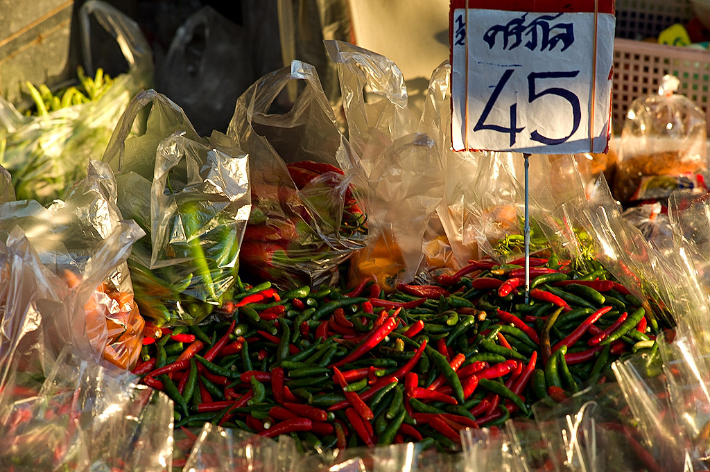 bangkok klong toey market 1016259