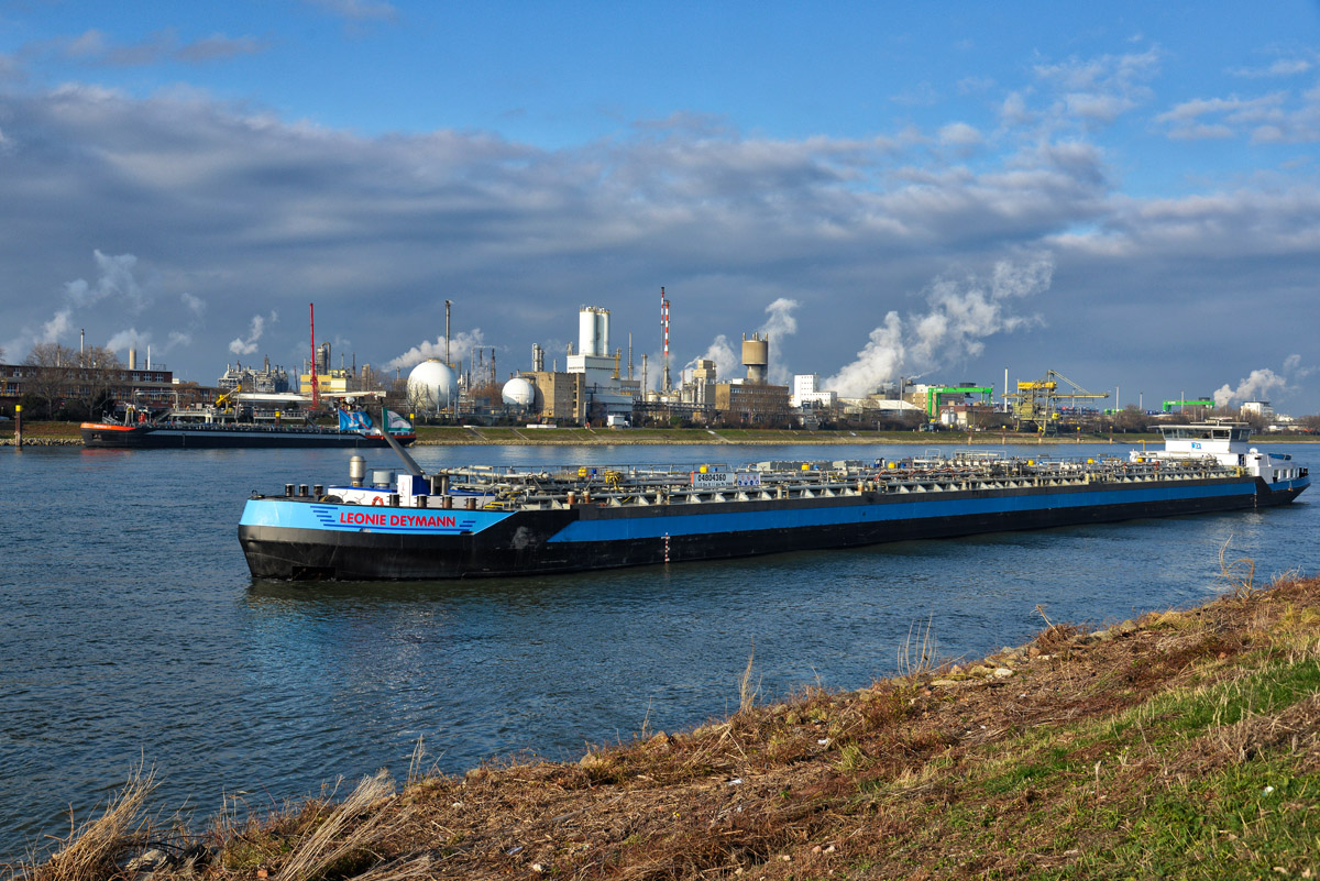 basf_rhein_1200.jpg