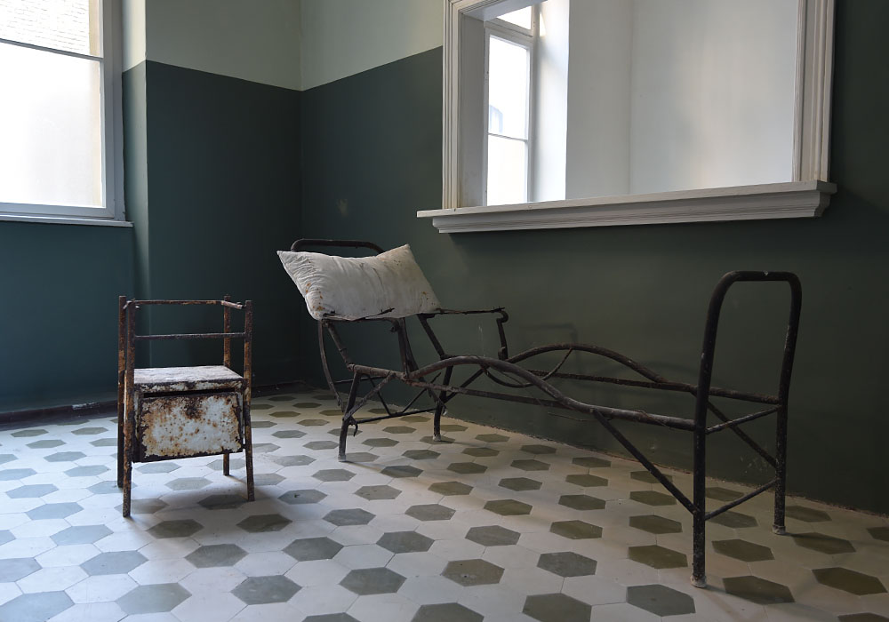 Beelitz. Badehaus Bett