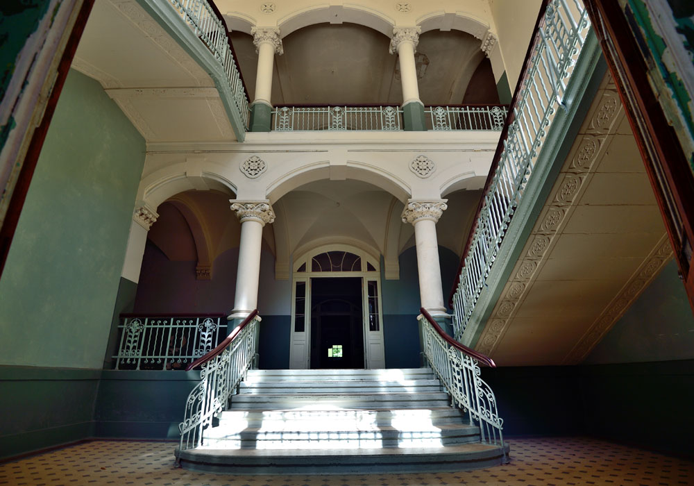 Beelitz, Pavillion Treppenhaus Eingangstreppe
