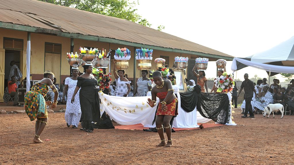 Beerdigungsfeier in Kumasi
2495