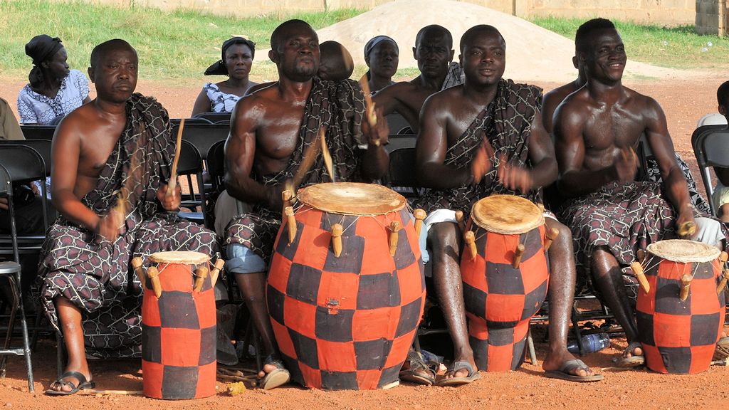 Beerdigungsfeier in Kumasi
Musiker in Aktion
4140