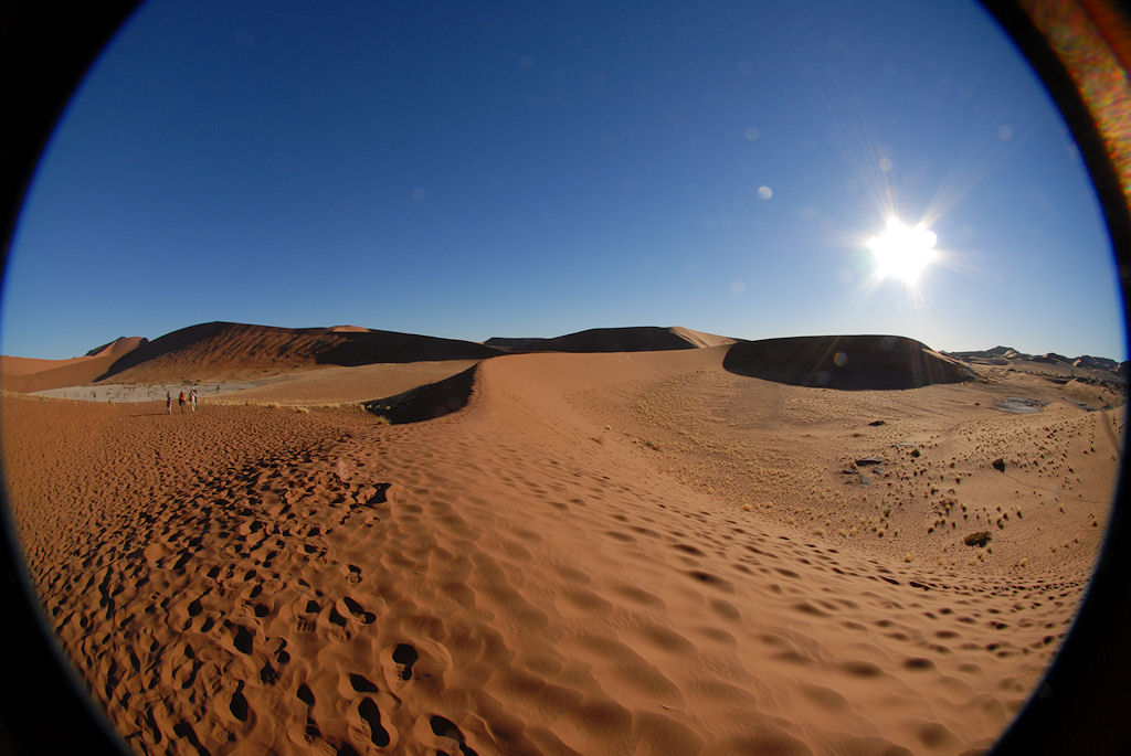 Beispielfoto Sigma 3,5/8 mit D200
1/350s, f13, iso 250

DeadVlei, Namibia
(4638)