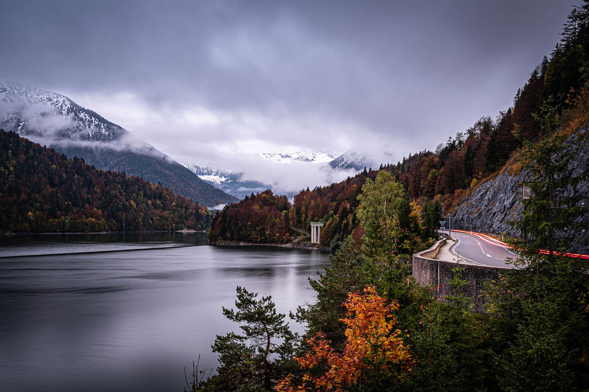 Bergsee im Herbst