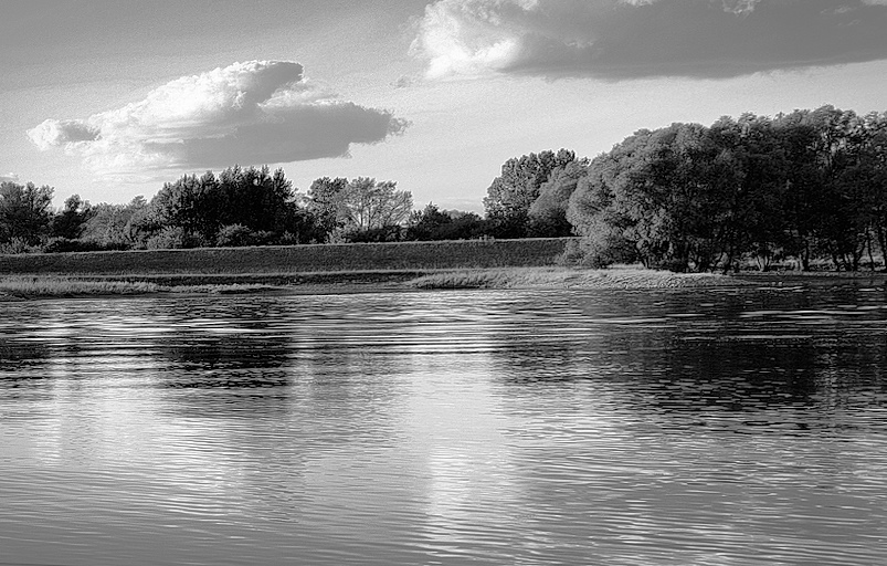 Beschaulichkeit-am-grossen-Fluss-