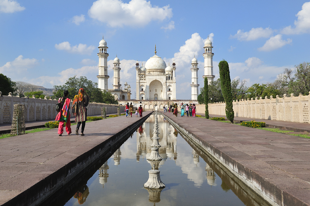 Bibi Ka Maqbara ("Mini Taj"), Aurangabad