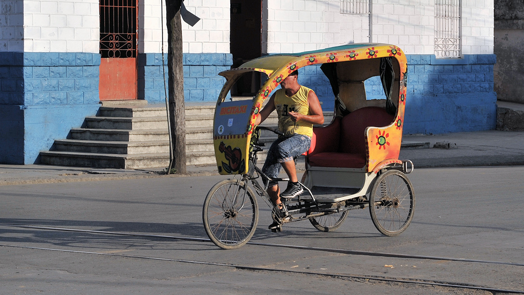 Bici-Taxi in Camagüey
8634