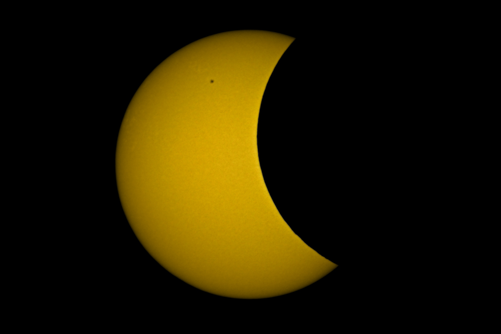 Bild 5, 10° 13´ 30"; ISO 100, 1/1250",

Nikon D610 am Celestron C8 Ultima PEC, Baader "AstroSolar" - Sonnenfilterfolie, SVA mit Kabelfernauslöser;