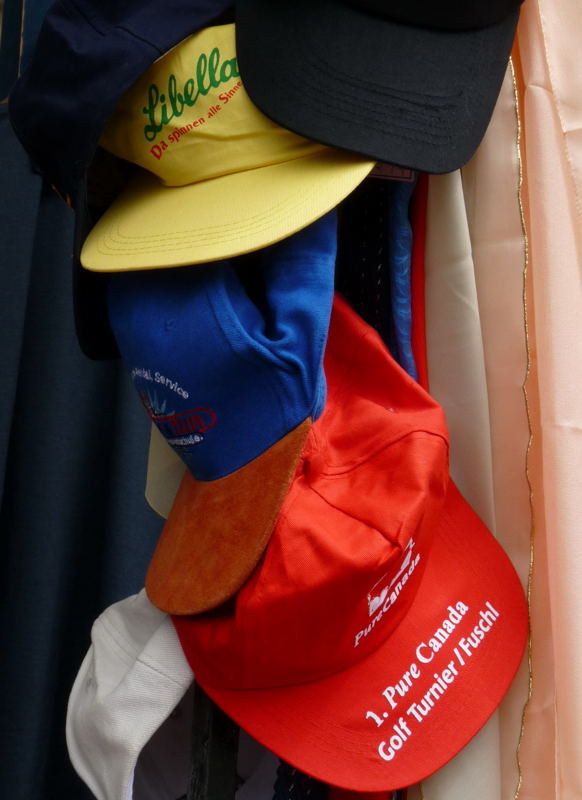 Blau-gelb-rot Kappen