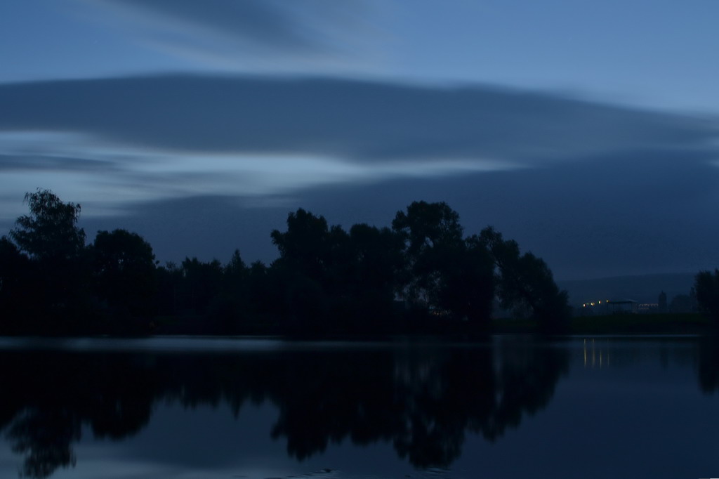 Blaue Stunde am See