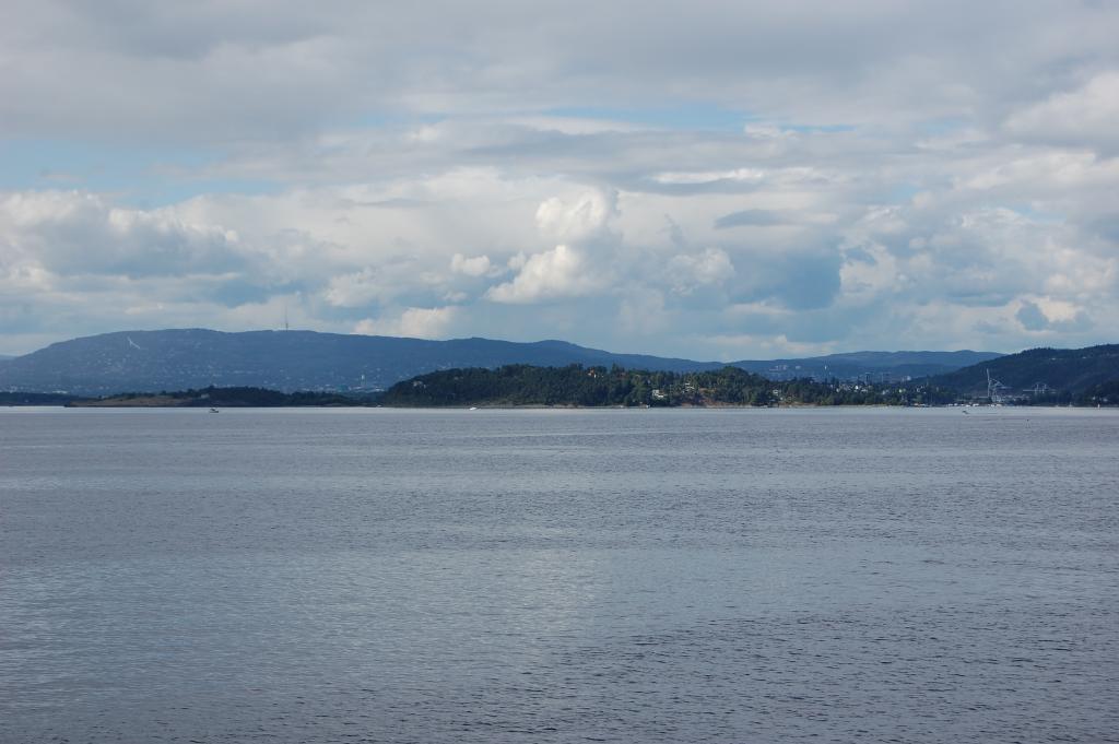 Blick nach Oslo-Holmenkollem bis Oslo-Hafen wieder mit der Insel Malmøya im Vordergrund