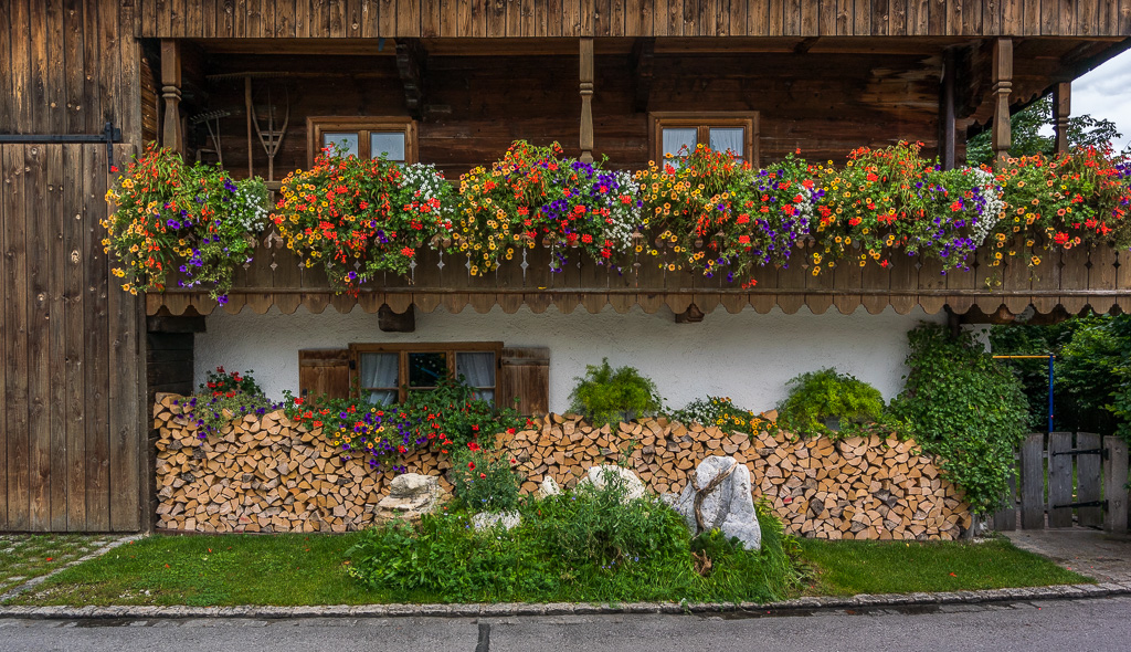 Blumenbalkon Bauernhaus