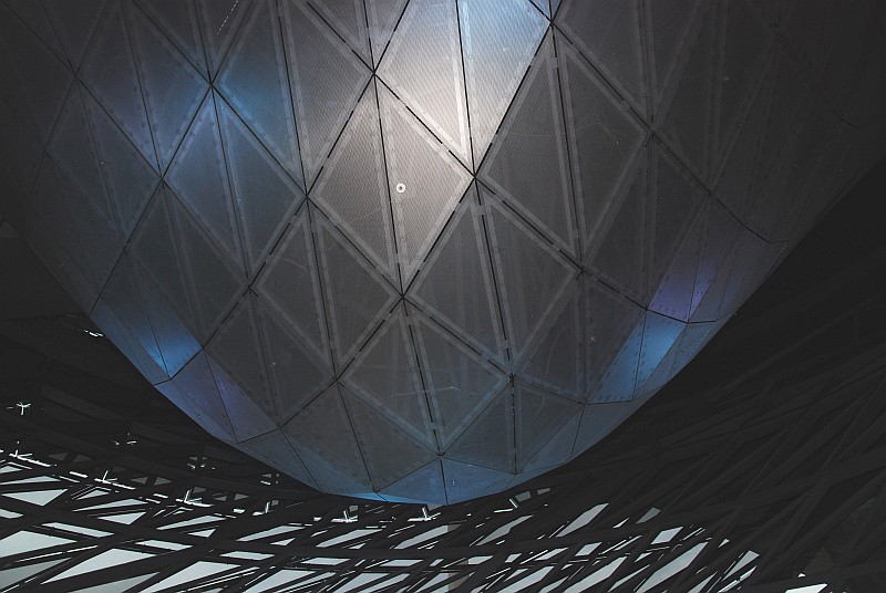 BMW-Welt: im Zentrum des Doppelkegels