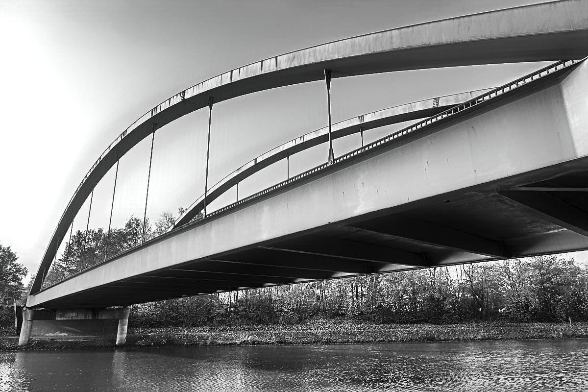 Bogenbrücke BW.jpg