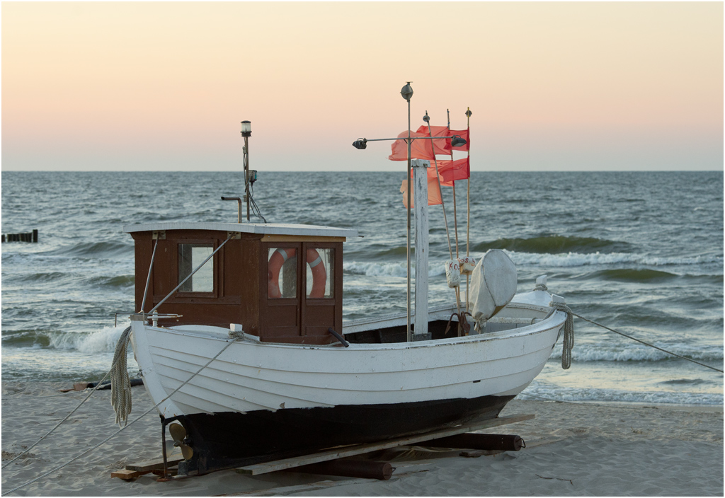 Boot am strand von koserow