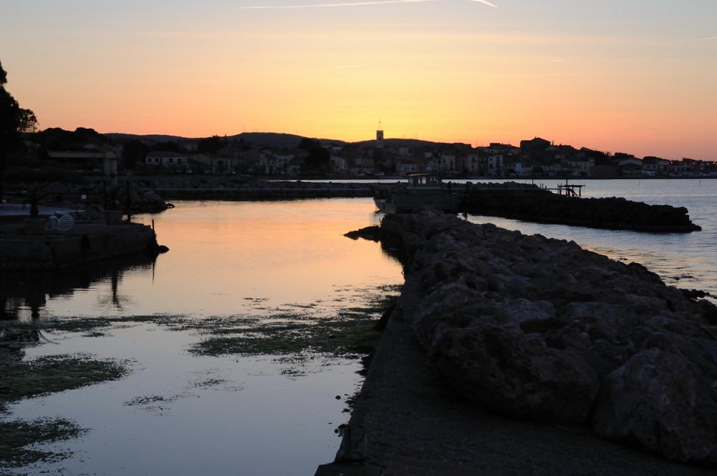 Bouzique vor Sonnenaufgang (F)
