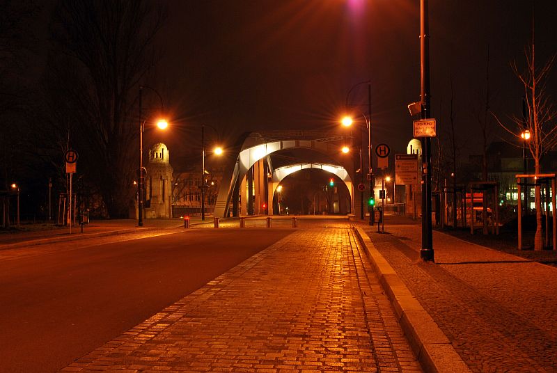 Brücke über dem alten Elbbahnhof
