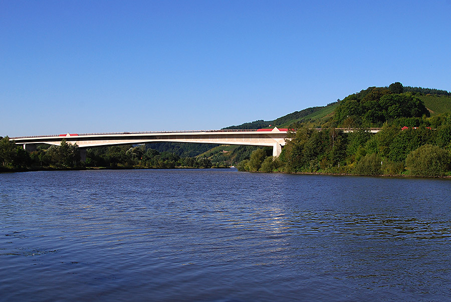Brücke über die Saar bei Ockfen
