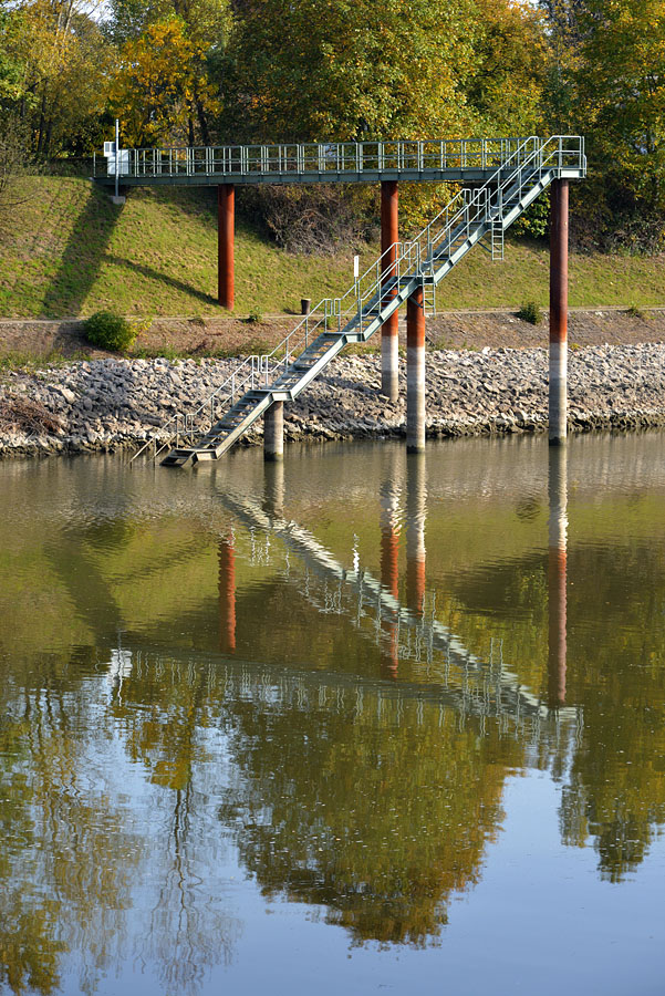 brücke ins wasser kl
