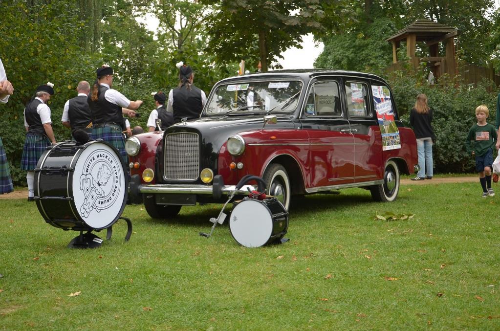 british days Krefeld Linn 07 09 13
Austin und Kapelle