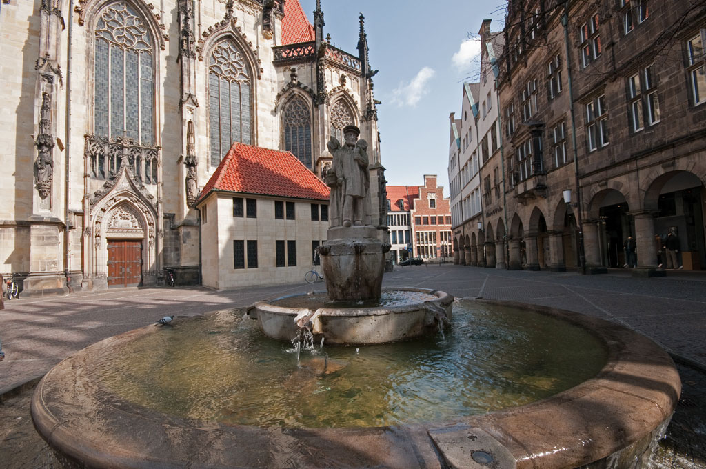 Brunnen in Münster neben der Lambertikirche