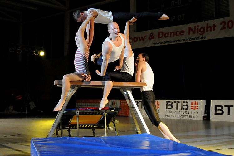 BTB Show &amp; Dance Night 2009 (IS03200 Demo)
