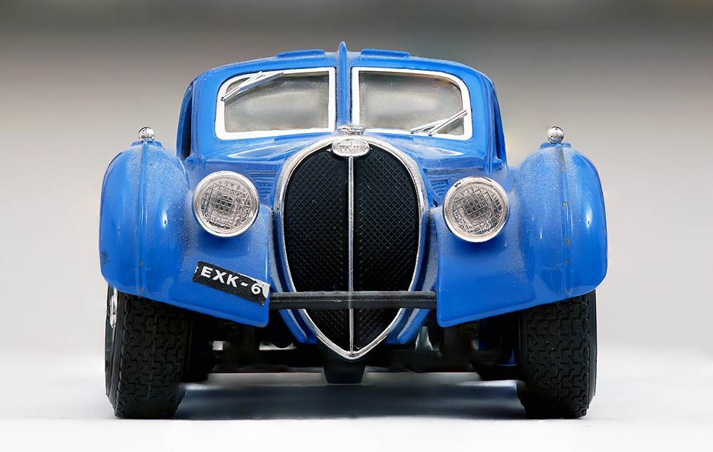 Bugatti Atlantic 105micro 10cmSchärfe F5.6