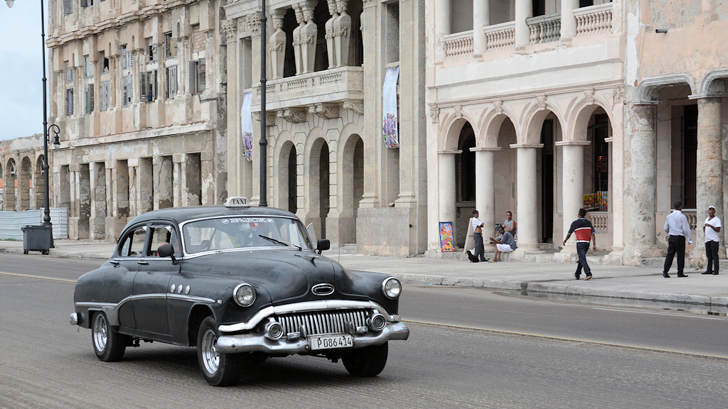 Buick  am Malecón in Havanna
6374a