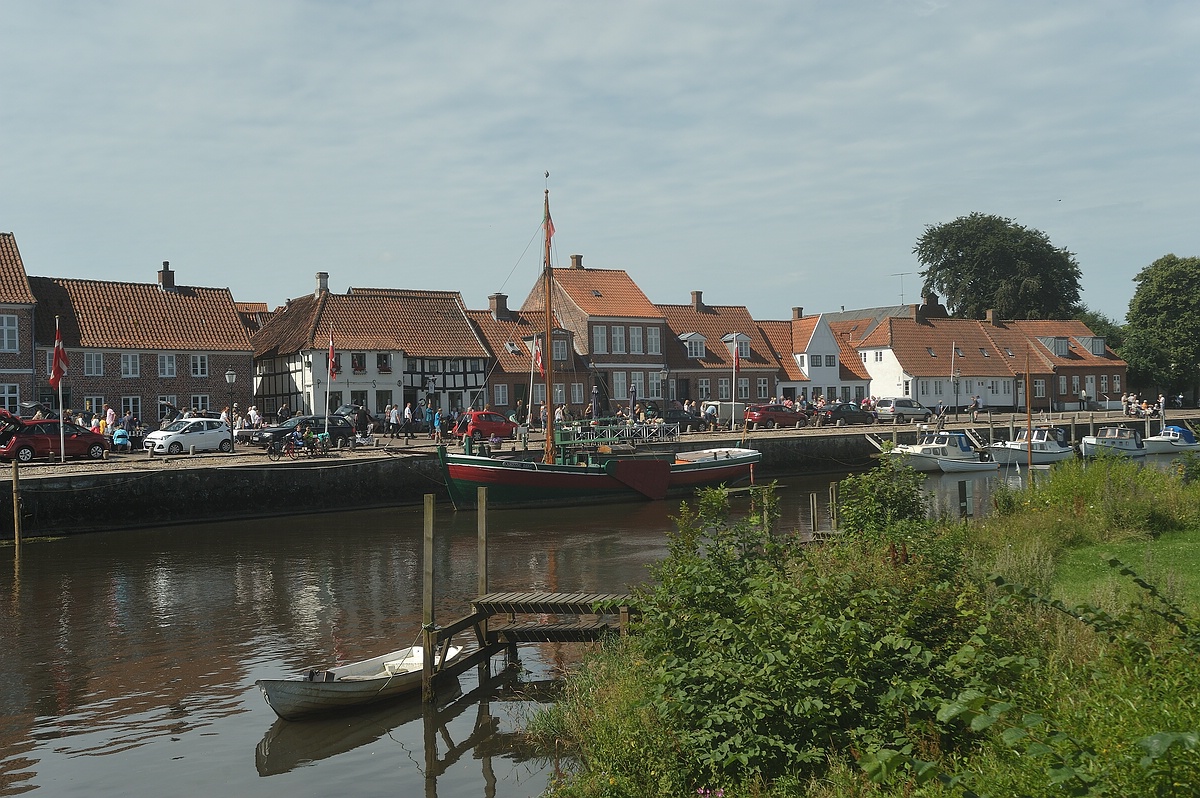 (c)K.R 540DSC 3685