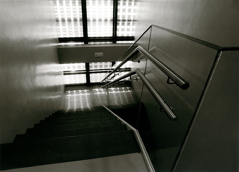 Centro de arte
Nikon F3, Film: HP5 Plus
Entwickler: Microphen
Scan vom Abzug
