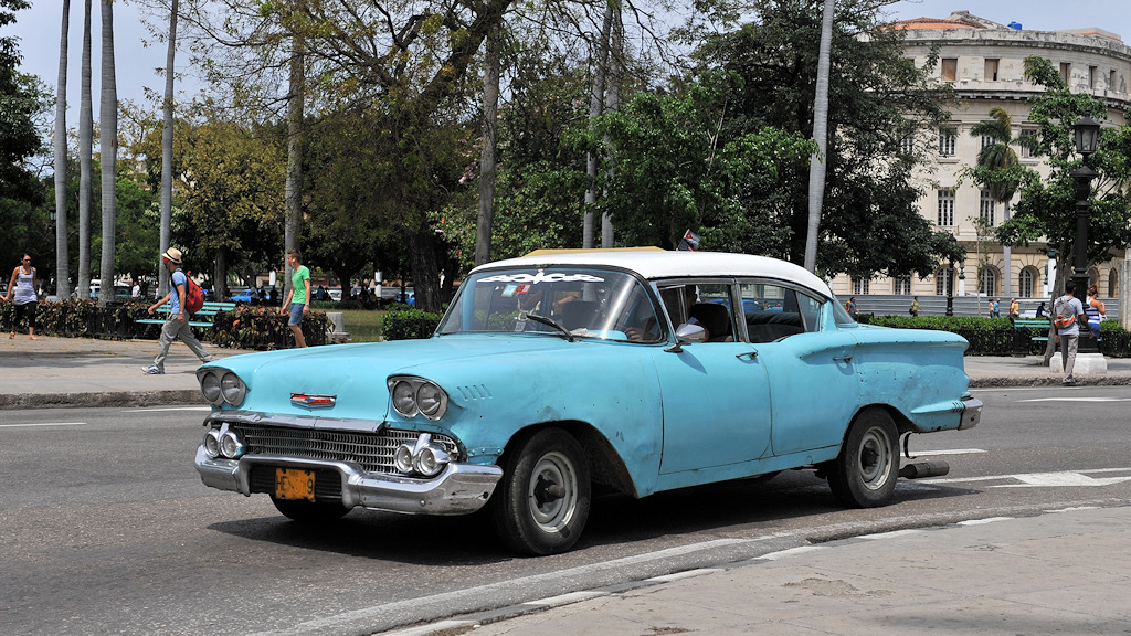 Chevy in Havanna
 1436