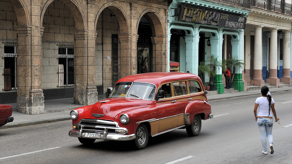 Chevy in Havanna
 1605