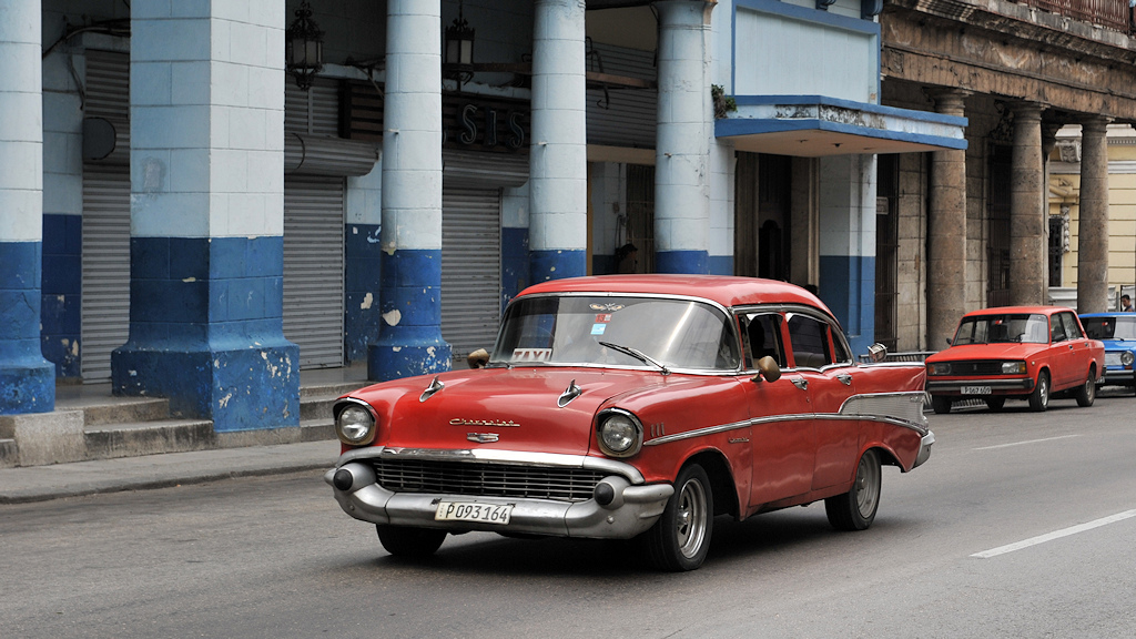Chevy in Havanna
 1651