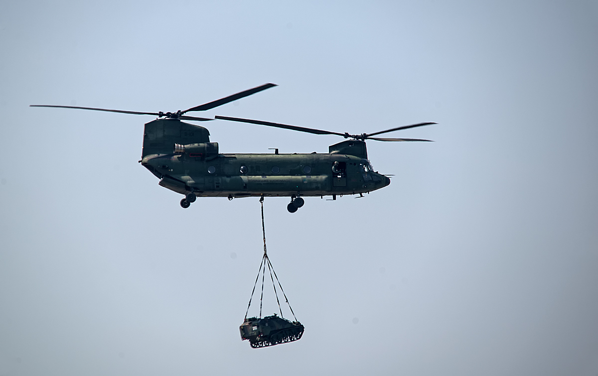 Chinook CH 47.jpg