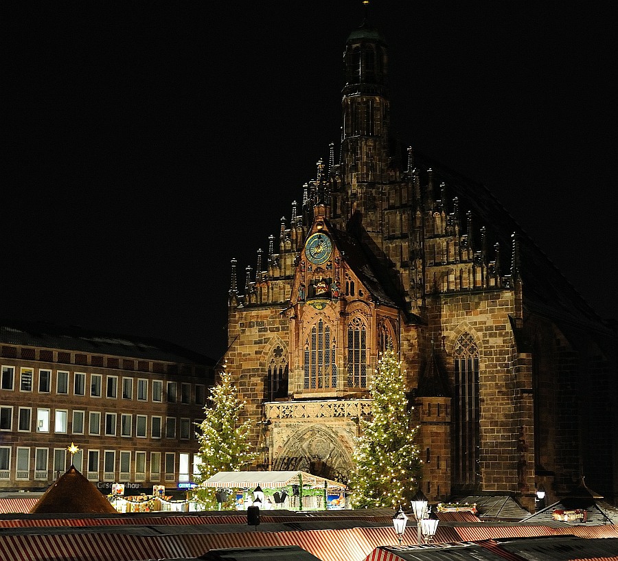Christkindlesmarktvonoben Frauenkirche klein