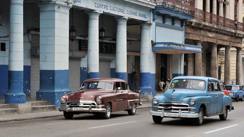 Chrysler Plymouth in Havanna
 1647