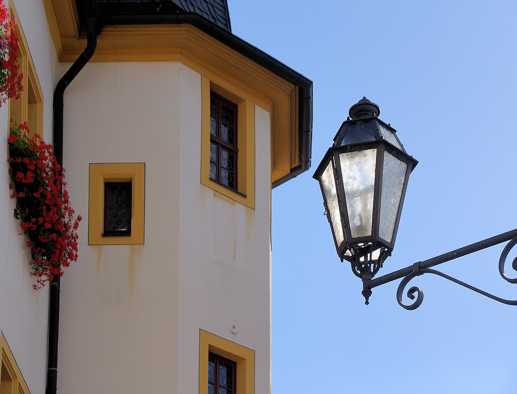 comp DSC 1426 bearbeitet ShiftN

Volkach Rathaus Rückseite