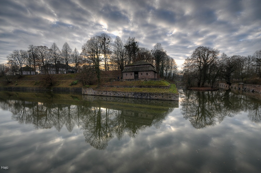 comp hdr Kurpark Herbst 2 023 4 5 6 7 8 tonemapped