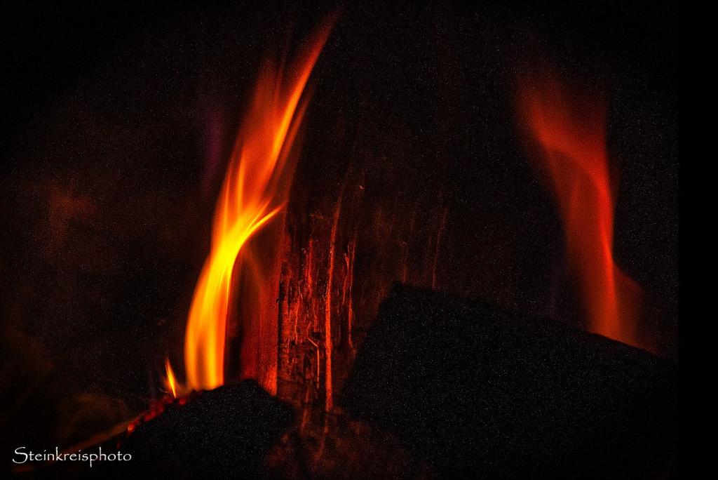comp Zwei Flammen