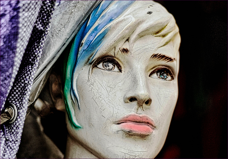 comp_23doll2-lumi.jpg
