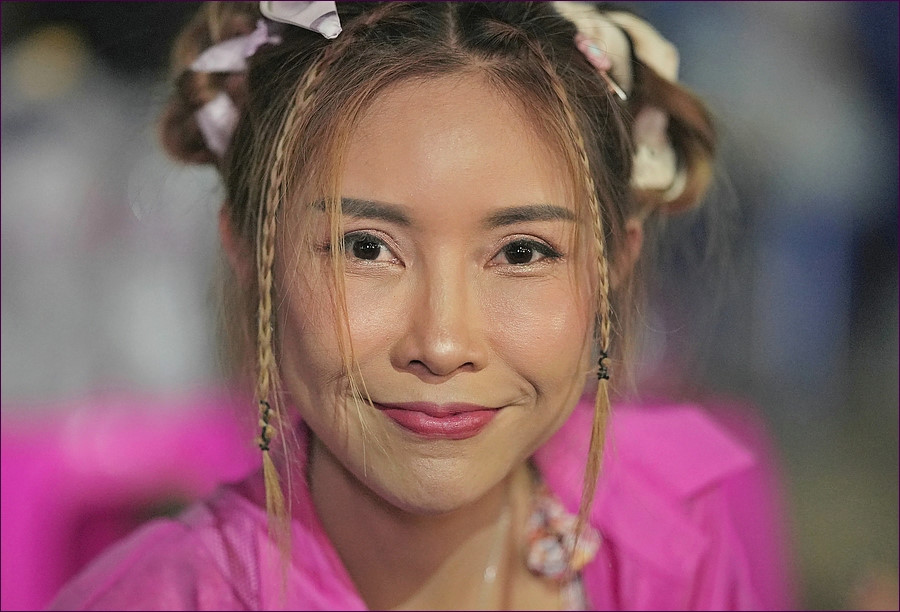 comp_2Faces6-lumi.jpg