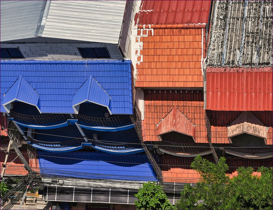 comp_2roofs.jpg