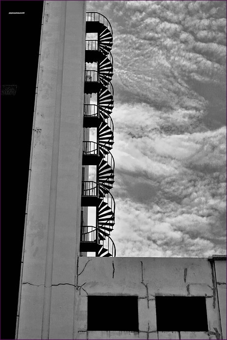 comp_2stairs-lumi.jpg