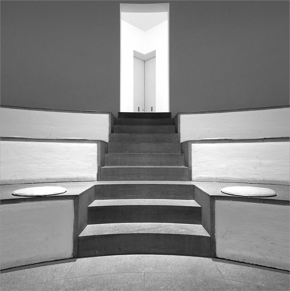 cR KuMu Auditorium q 0365