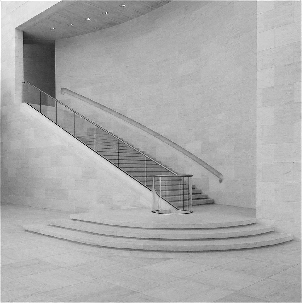cR Mudam Treppe  b 1312