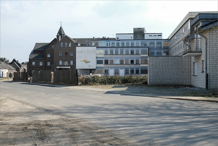 cRXE108637 1 2