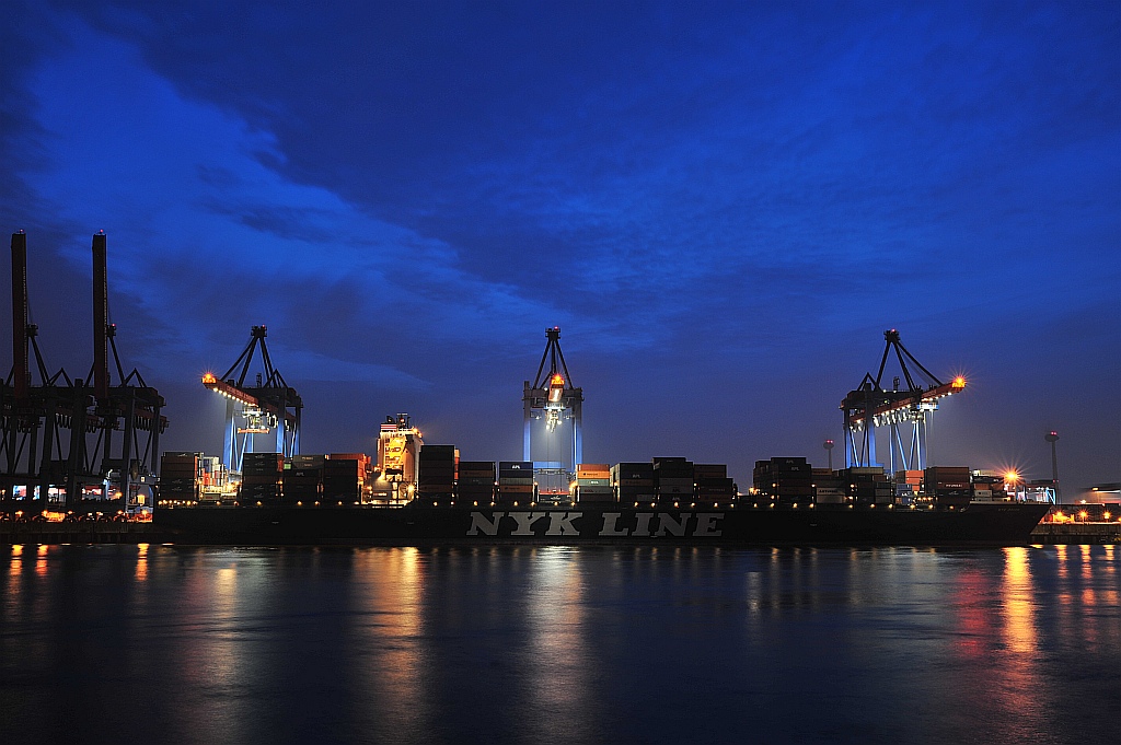 CT Altenwerder abends,HYUNDAI Together,NYK Orion 035