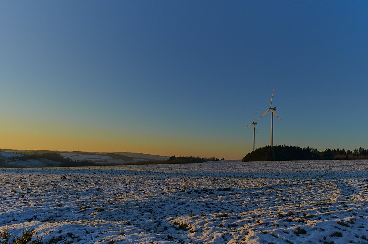 D30_8466Windrad am Morgen2_web.jpg