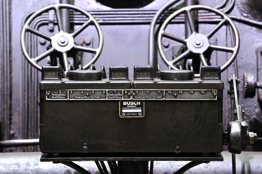 D3N8523x